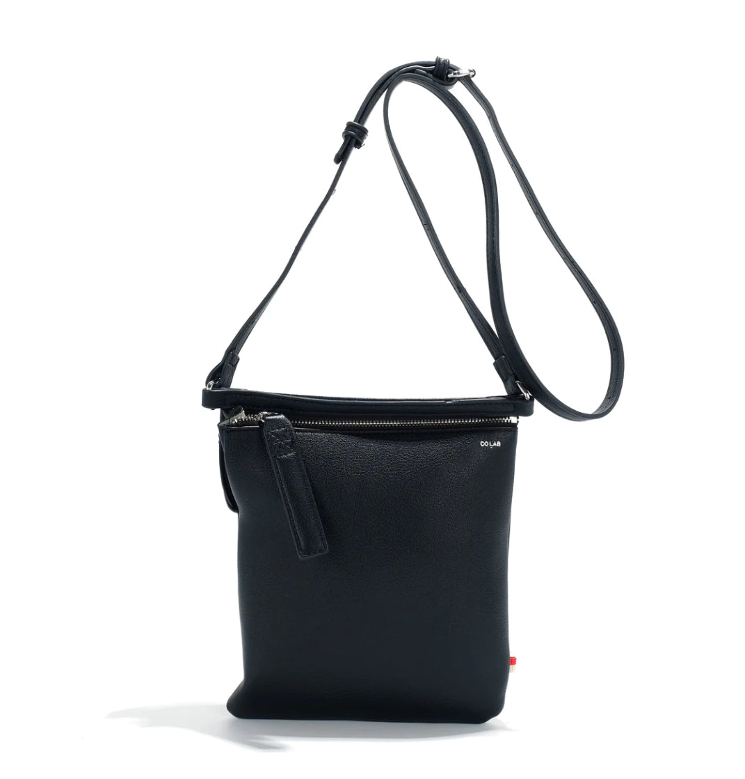 Grayson Flat Crossbody